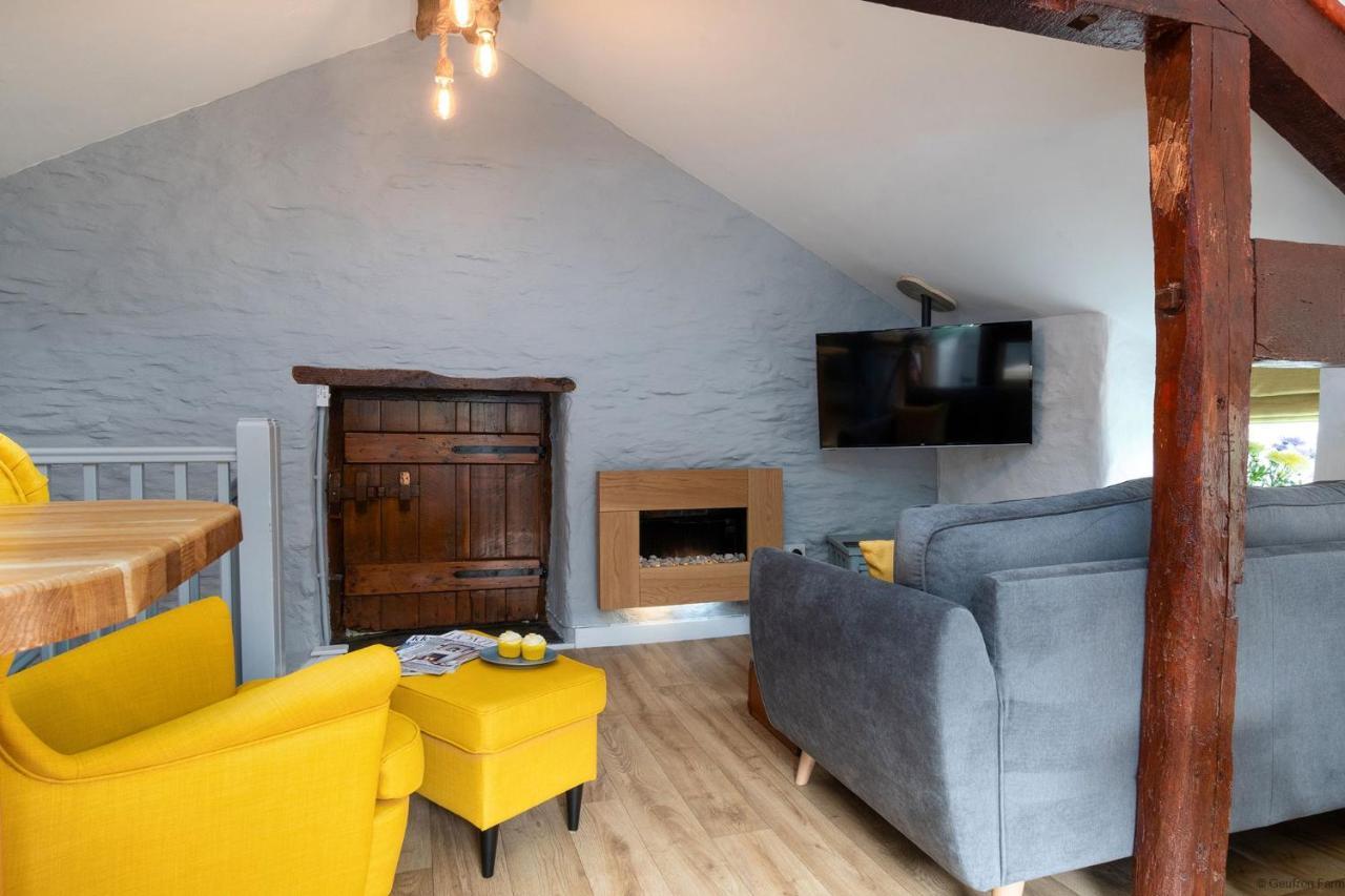 Dog Friendly Cottage, Geufron Farm Near Tywyn Bryn-crug Buitenkant foto