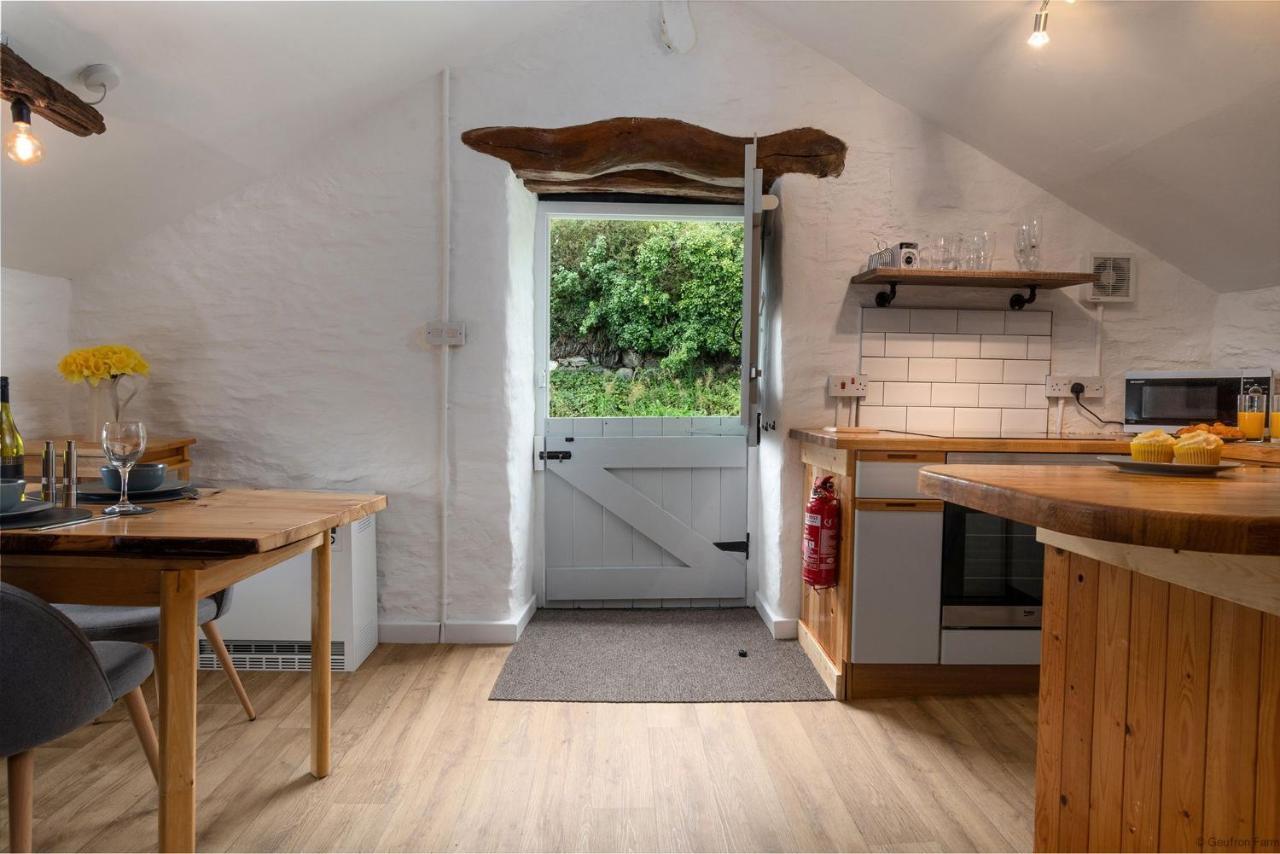 Dog Friendly Cottage, Geufron Farm Near Tywyn Bryn-crug Buitenkant foto
