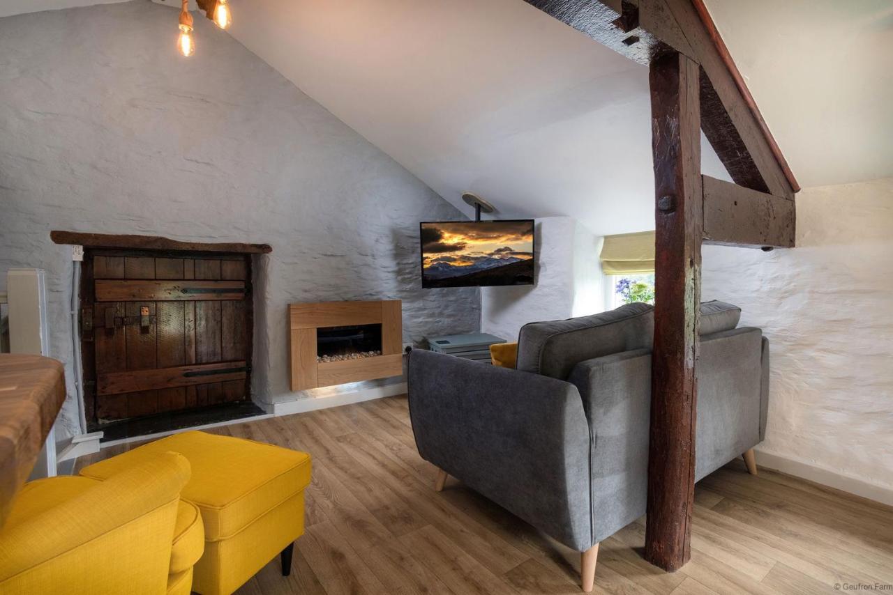 Dog Friendly Cottage, Geufron Farm Near Tywyn Bryn-crug Buitenkant foto